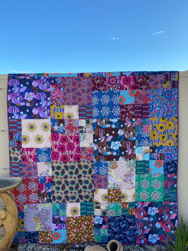 Rainbow Blur Quilt Kit in Anna Maria Horner